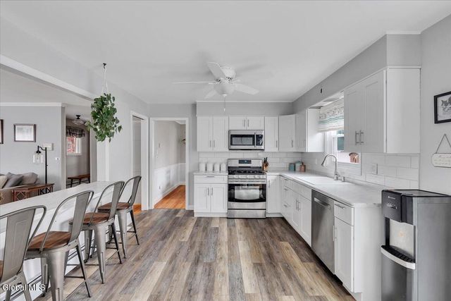 18 Par Del Rio, Clifton Park, NY 12065