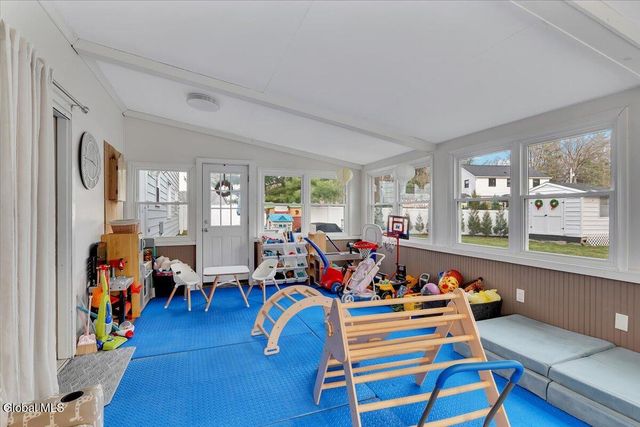 18 Par Del Rio, Clifton Park, NY 12065