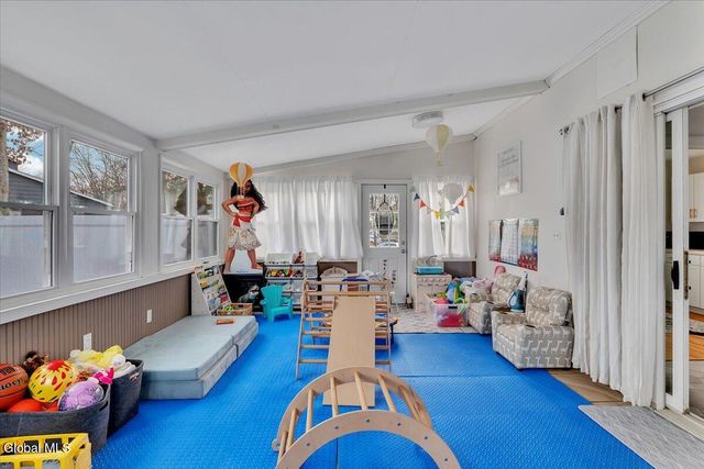 18 Par Del Rio, Clifton Park, NY 12065