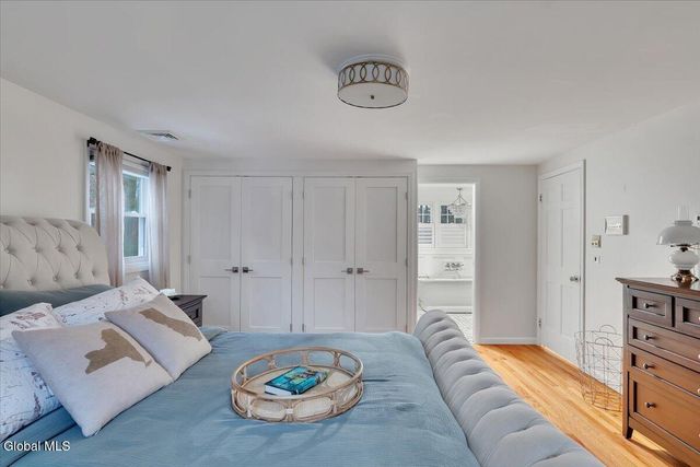 18 Par Del Rio, Clifton Park, NY 12065