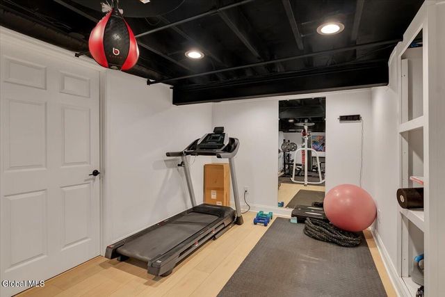 18 Par Del Rio, Clifton Park, NY 12065