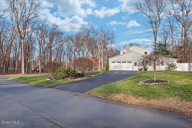 18 Par Del Rio, Clifton Park, NY 12065