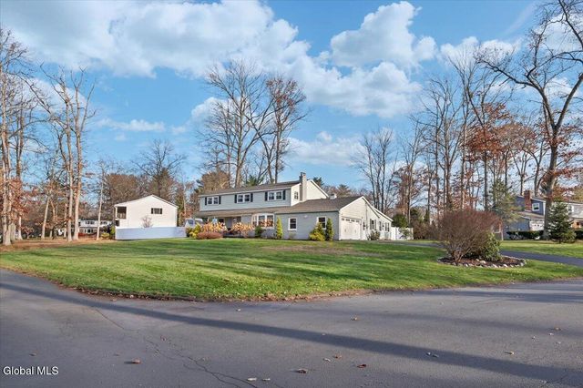 18 Par Del Rio, Clifton Park, NY 12065