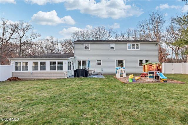 18 Par Del Rio, Clifton Park, NY 12065