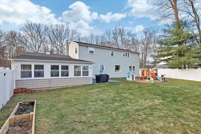 18 Par Del Rio, Clifton Park, NY 12065