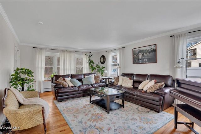 18 Par Del Rio, Clifton Park, NY 12065