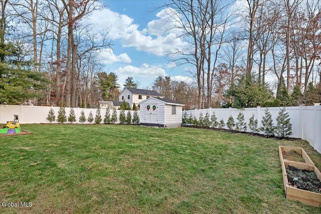 18 Par Del Rio, Clifton Park, NY 12065