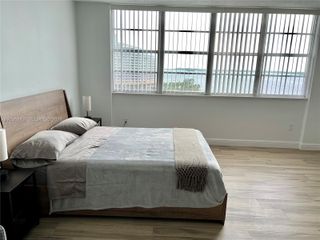 801 Brickell Bay Dr 1469, Miami, FL 33131