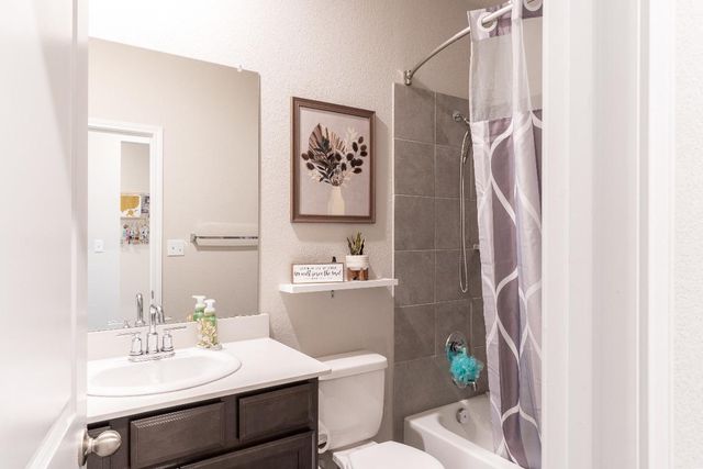 600 Loriner WAY, Liberty Hill, TX 78642