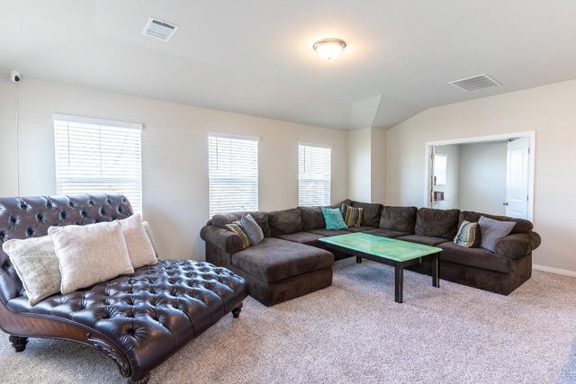 600 Loriner WAY, Liberty Hill, TX 78642