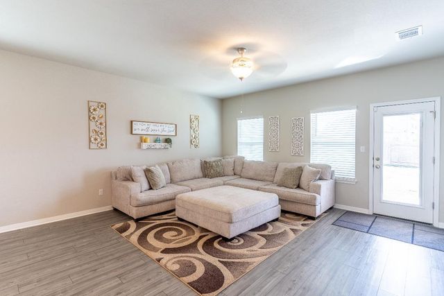 600 Loriner WAY, Liberty Hill, TX 78642