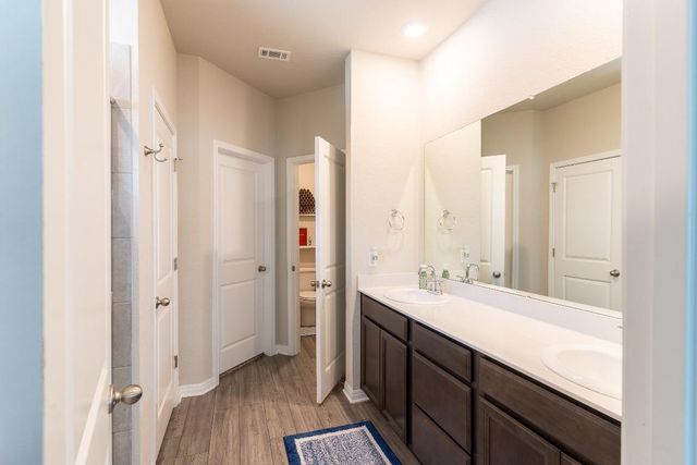 600 Loriner WAY, Liberty Hill, TX 78642