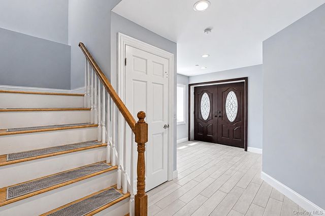 762 Pecan Street, Lindenhurst, NY 11757