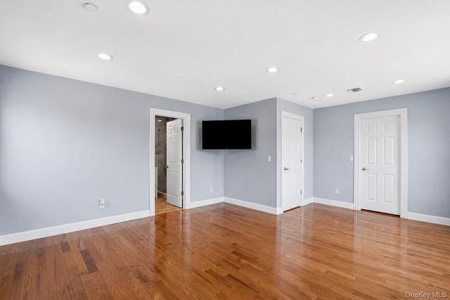 762 Pecan Street, Lindenhurst, NY 11757