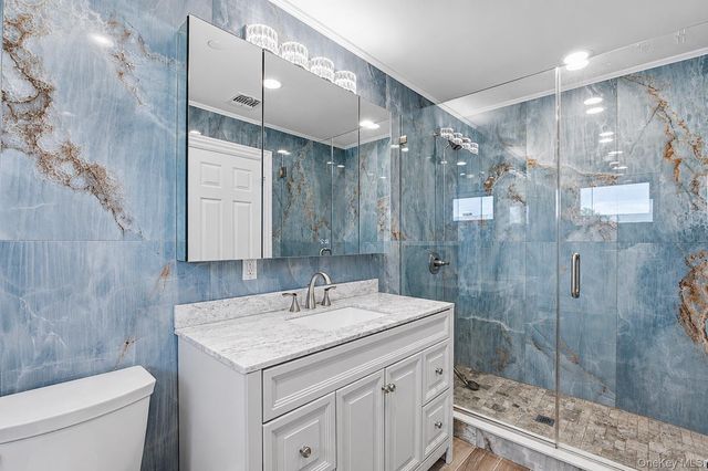 762 Pecan Street, Lindenhurst, NY 11757