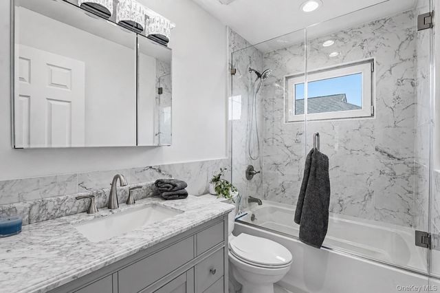762 Pecan Street, Lindenhurst, NY 11757