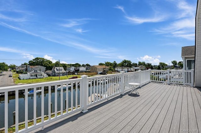 762 Pecan Street, Lindenhurst, NY 11757
