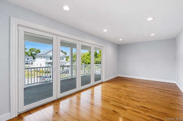 762 Pecan Street, Lindenhurst, NY 11757