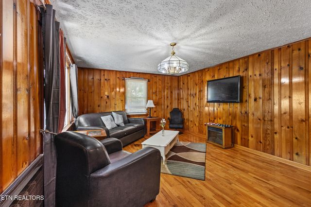 806 Bennett St, Sweetwater, TN 37874