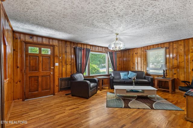 806 Bennett St, Sweetwater, TN 37874