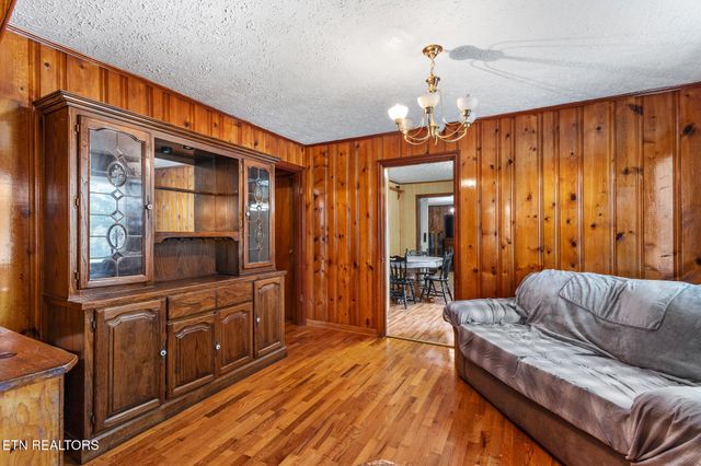 806 Bennett St, Sweetwater, TN 37874