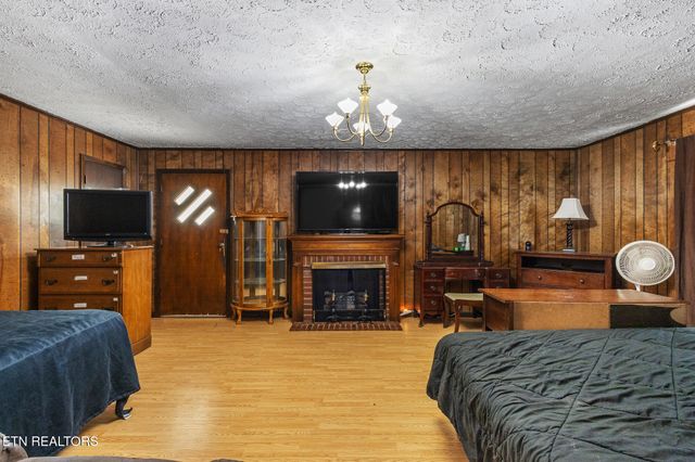 806 Bennett St, Sweetwater, TN 37874