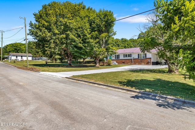 806 Bennett St, Sweetwater, TN 37874
