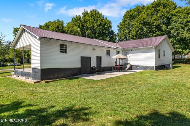 806 Bennett St, Sweetwater, TN 37874
