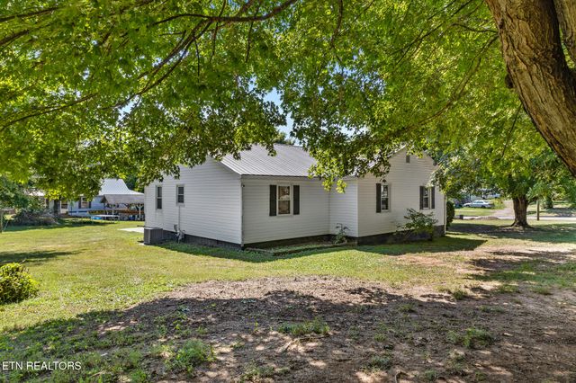 806 Bennett St, Sweetwater, TN 37874