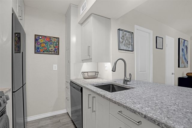 12834 Midway Road 2110, Dallas, TX 75244