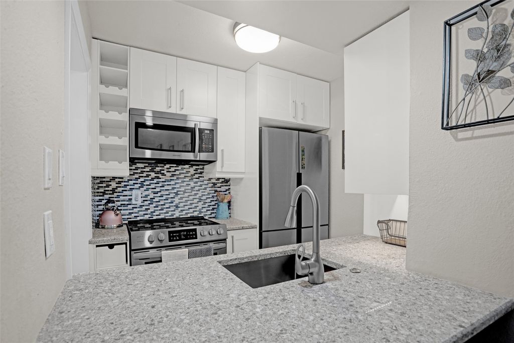 12834 Midway Road 2110, Dallas, TX 75244