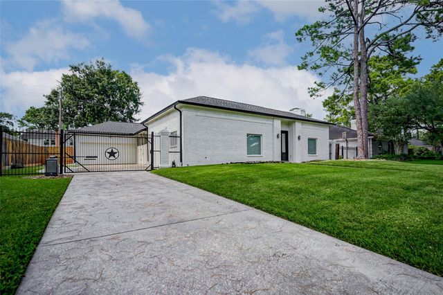 10118 Briar Rose Drive, Houston, TX 77042