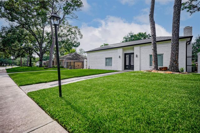 10118 Briar Rose Drive, Houston, TX 77042