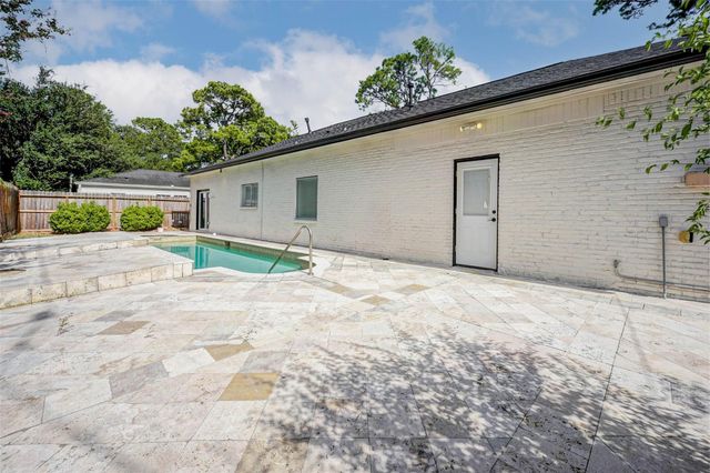 10118 Briar Rose Drive, Houston, TX 77042