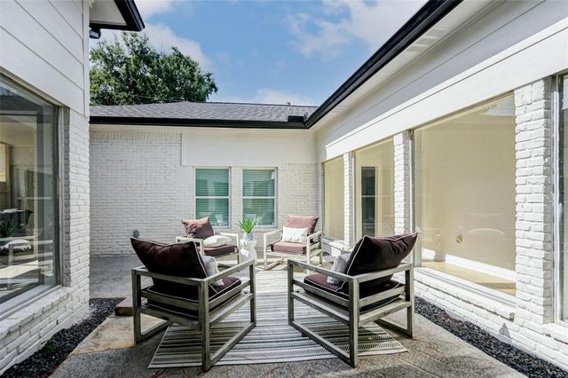 10118 Briar Rose Drive, Houston, TX 77042