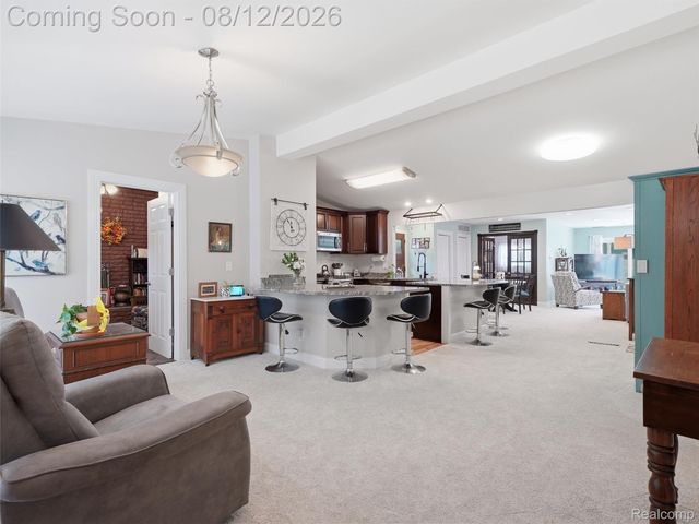 1640 Beverly Boulevard, Walled Lake, MI 48390