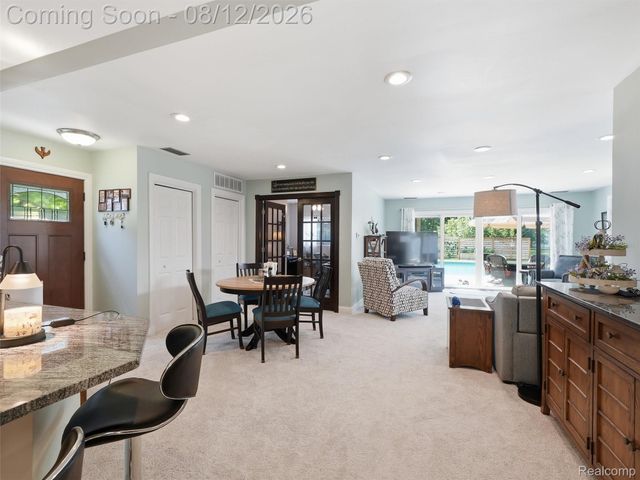 1640 Beverly Boulevard, Walled Lake, MI 48390