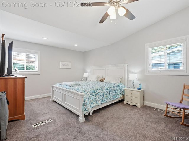 1640 Beverly Boulevard, Walled Lake, MI 48390