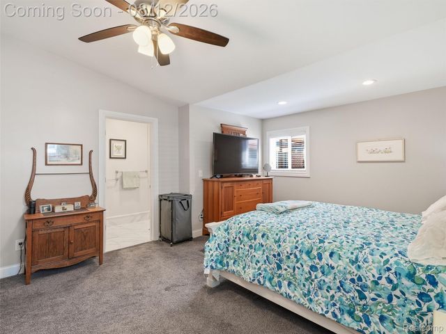 1640 Beverly Boulevard, Walled Lake, MI 48390