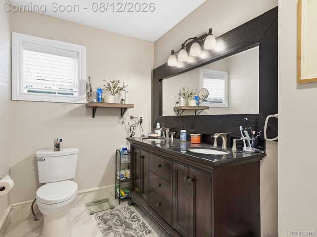 1640 Beverly Boulevard, Walled Lake, MI 48390