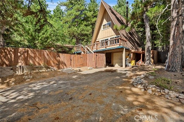 31140 Summit Drive, Running Springs, CA 92382