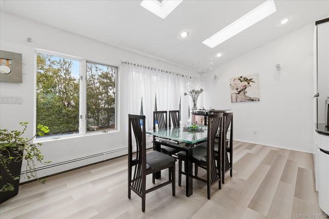 34 Reyam Road, Lynbrook, NY 11563