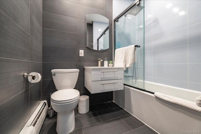 34 Reyam Road, Lynbrook, NY 11563