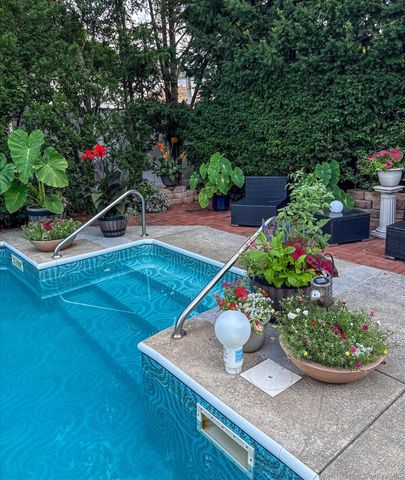 34 Reyam Road, Lynbrook, NY 11563