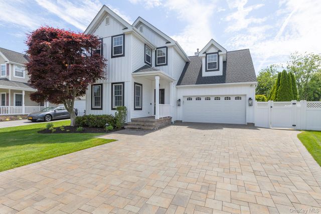 11 Coventry Lane, Smithtown, NY 11787