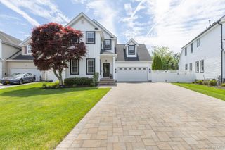 11 Coventry Lane, Smithtown, NY 11787