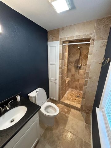 8445 Delesandri Road, Hitchcock, TX 77563
