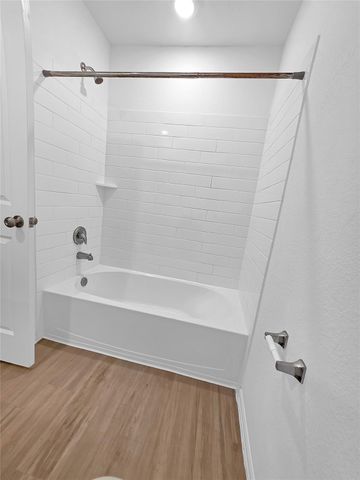 9518 Brookside Point Drive, Baytown, TX 77521