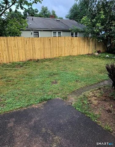 9 Hathaway Lane, Manchester, CT 06040
