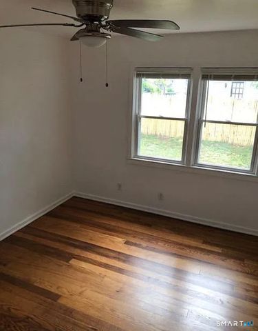 9 Hathaway Lane, Manchester, CT 06040